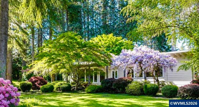 27777 Snyder Rd, Junction City, OR 97448