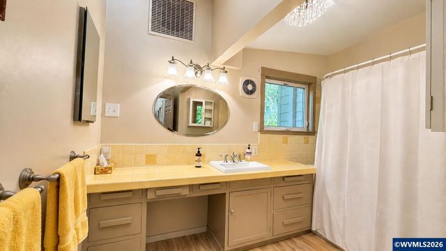 27777 Snyder Rd, Junction City, OR 97448