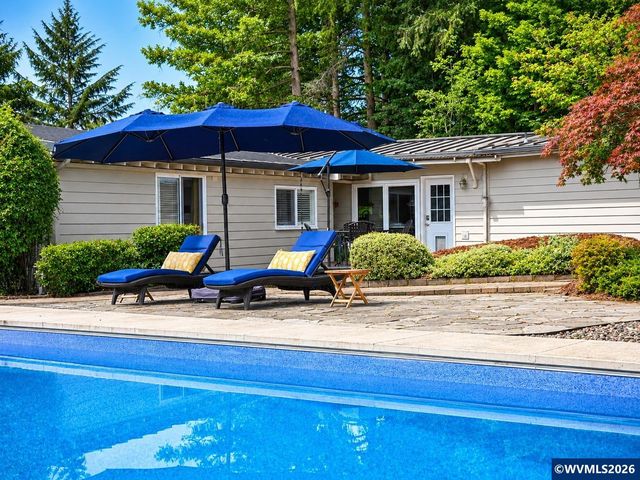 27777 Snyder Rd, Junction City, OR 97448
