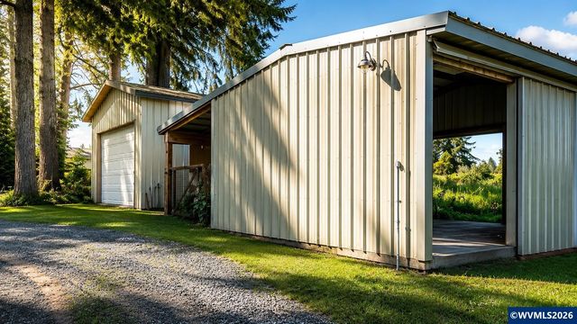 27777 Snyder Rd, Junction City, OR 97448
