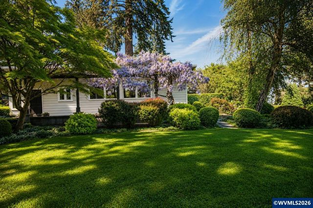 27777 Snyder Rd, Junction City, OR 97448