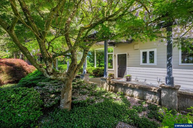 27777 Snyder Rd, Junction City, OR 97448