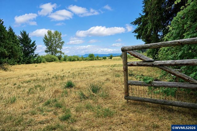 27777 Snyder Rd, Junction City, OR 97448