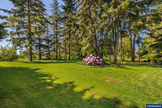 27777 Snyder Rd, Junction City, OR 97448
