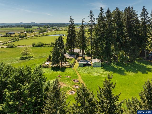27777 Snyder Rd, Junction City, OR 97448