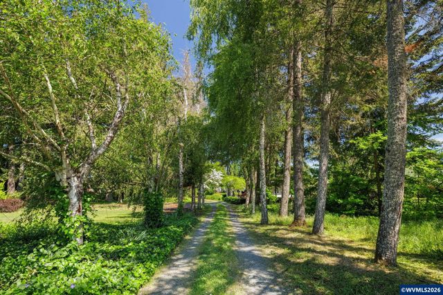 27777 Snyder Rd, Junction City, OR 97448