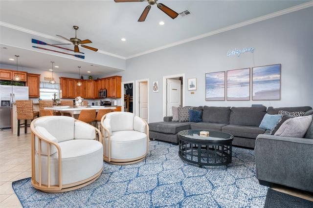 866 Townsend Drive, Crystal Beach, TX 77650