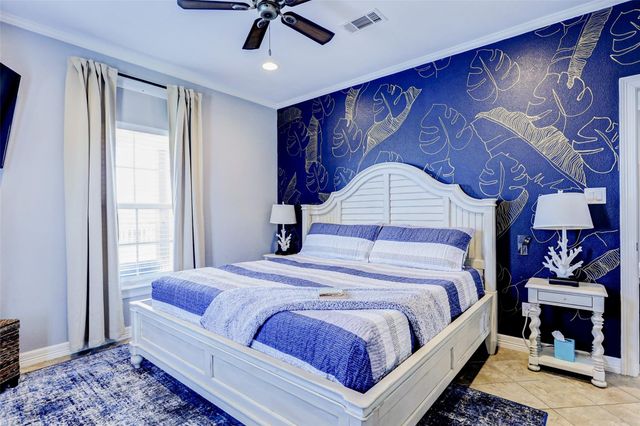 866 Townsend Drive, Crystal Beach, TX 77650