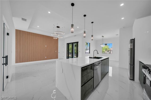 3606 8th ST SW, Lehigh Acres, FL 33976