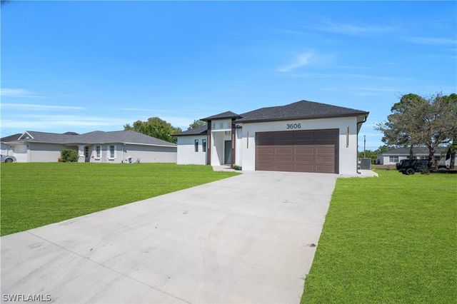 3606 8th ST SW, Lehigh Acres, FL 33976