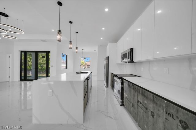 3606 8th ST SW, Lehigh Acres, FL 33976