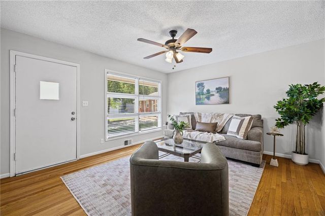 5327 Maple Street, Mission, KS 66202