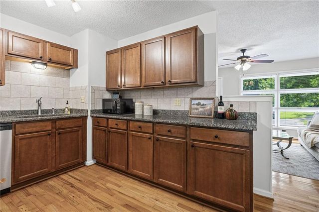 5327 Maple Street, Mission, KS 66202