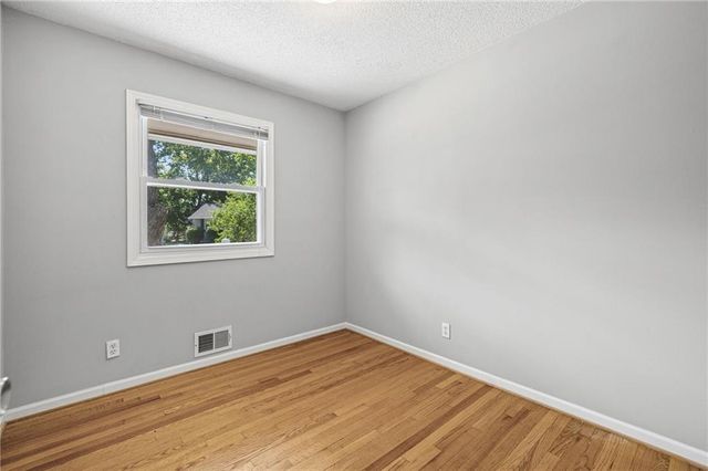 5327 Maple Street, Mission, KS 66202