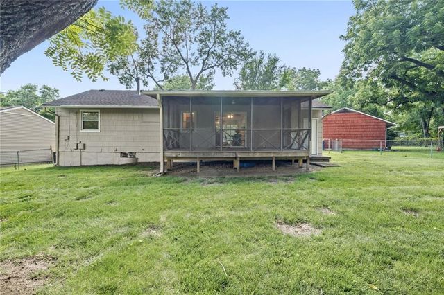 5327 Maple Street, Mission, KS 66202