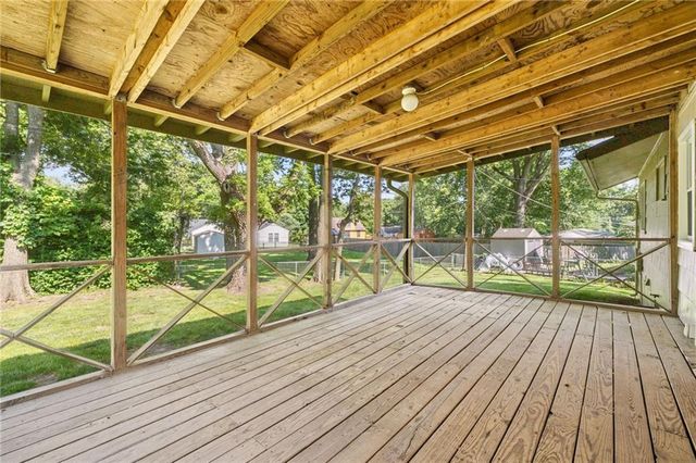 5327 Maple Street, Mission, KS 66202