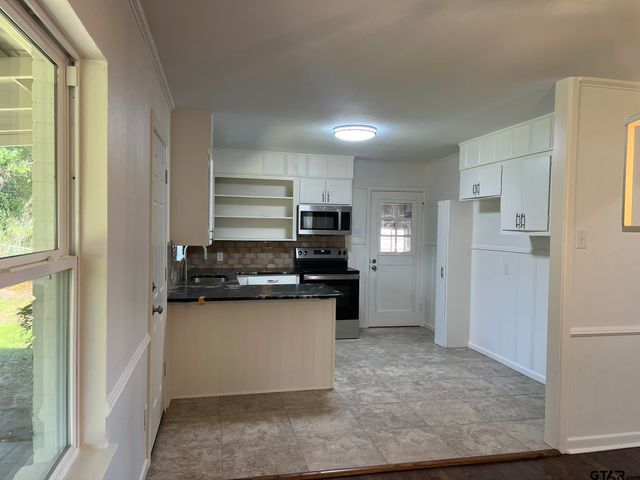 2923 Birdwell Drive, Tyler, TX 75701