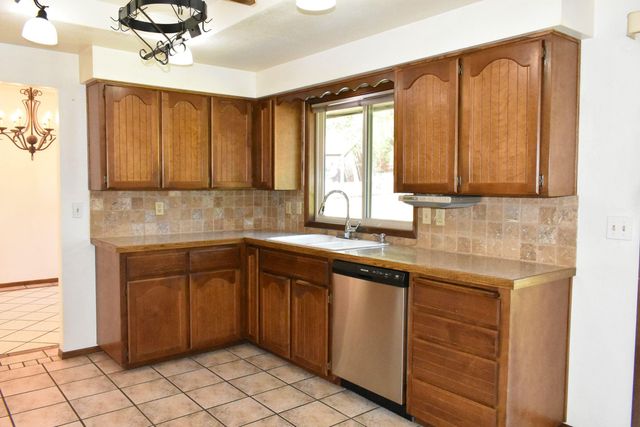 8516 N Greenwood St, Spokane, WA 99208
