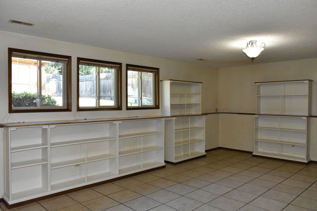 8516 N Greenwood St, Spokane, WA 99208