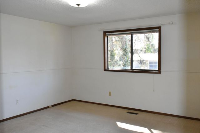 8516 N Greenwood St, Spokane, WA 99208