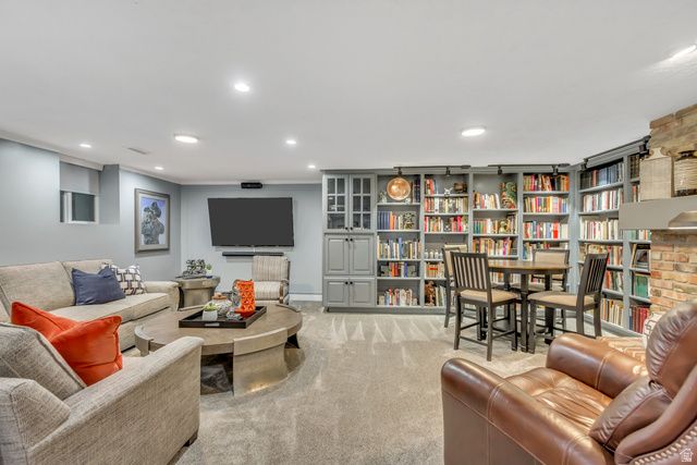 1900 E 5685 S, Holladay, UT 84121