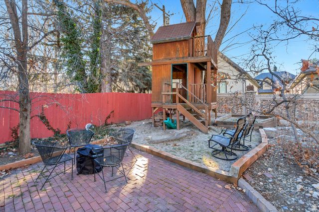 1900 E 5685 S, Holladay, UT 84121