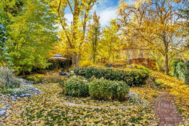 1900 E 5685 S, Holladay, UT 84121