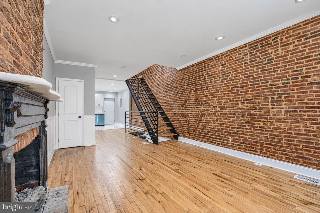1505 W PRATT ST, Baltimore, MD 21223