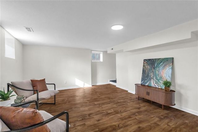 316 E Doniphan Street, Liberty, MO 64068