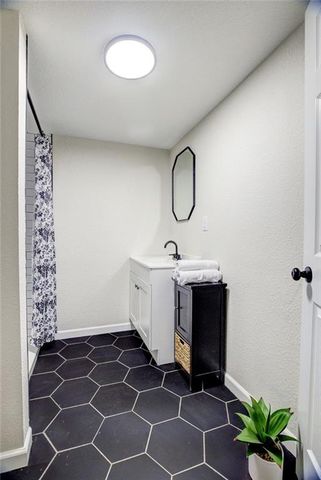 316 E Doniphan Street, Liberty, MO 64068