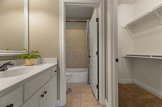 15204 Fontana Street, Leawood, KS 66224