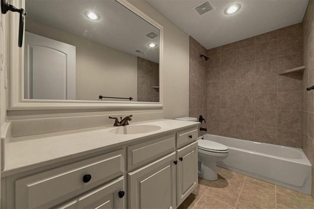 15204 Fontana Street, Leawood, KS 66224