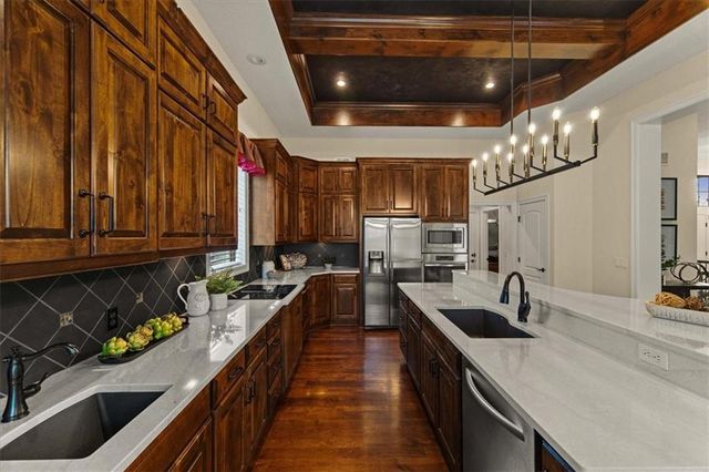 15204 Fontana Street, Leawood, KS 66224