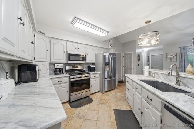 1101 N Navajo, Chouteau, OK 74337