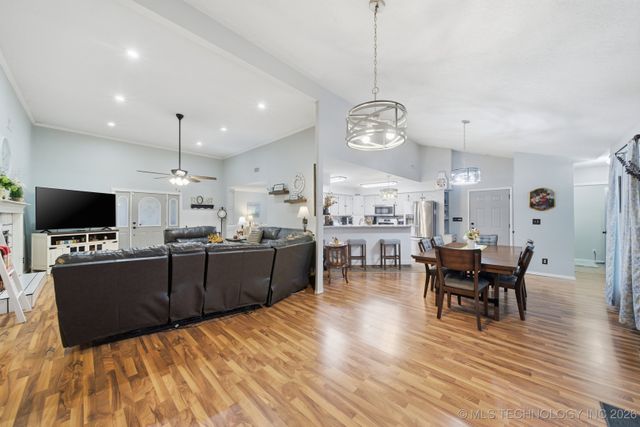 1101 N Navajo, Chouteau, OK 74337