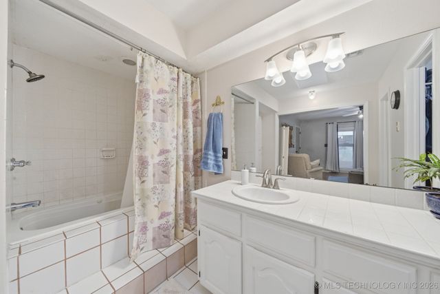 1101 N Navajo, Chouteau, OK 74337