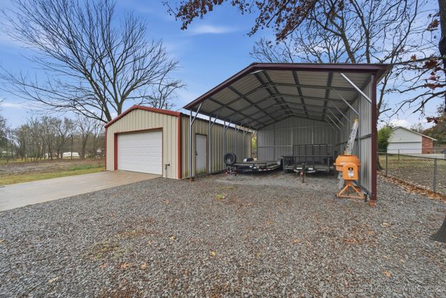 1101 N Navajo, Chouteau, OK 74337
