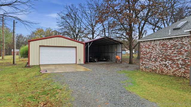 1101 N Navajo, Chouteau, OK 74337