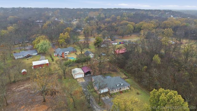 1101 N Navajo, Chouteau, OK 74337