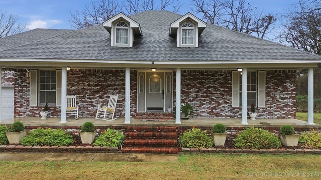 1101 N Navajo, Chouteau, OK 74337