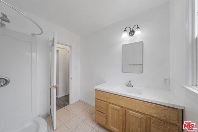 1238 S Beverly Glen Boulevard 17, Los Angeles, CA 90024