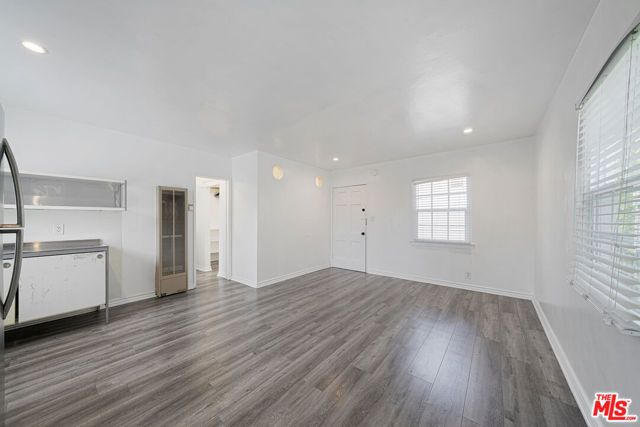 1238 S Beverly Glen Boulevard 17, Los Angeles, CA 90024