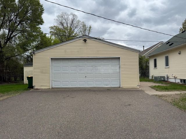 5656 Zane Avenue N, Crystal, MN 55429