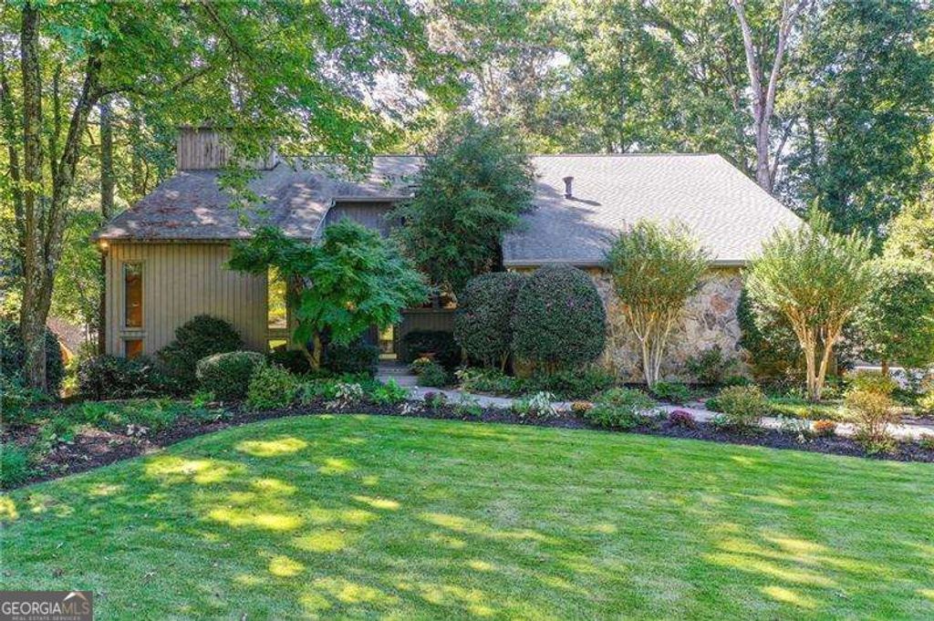 1075 Riverside Trace, Sandy Springs, GA 30328 — exterior