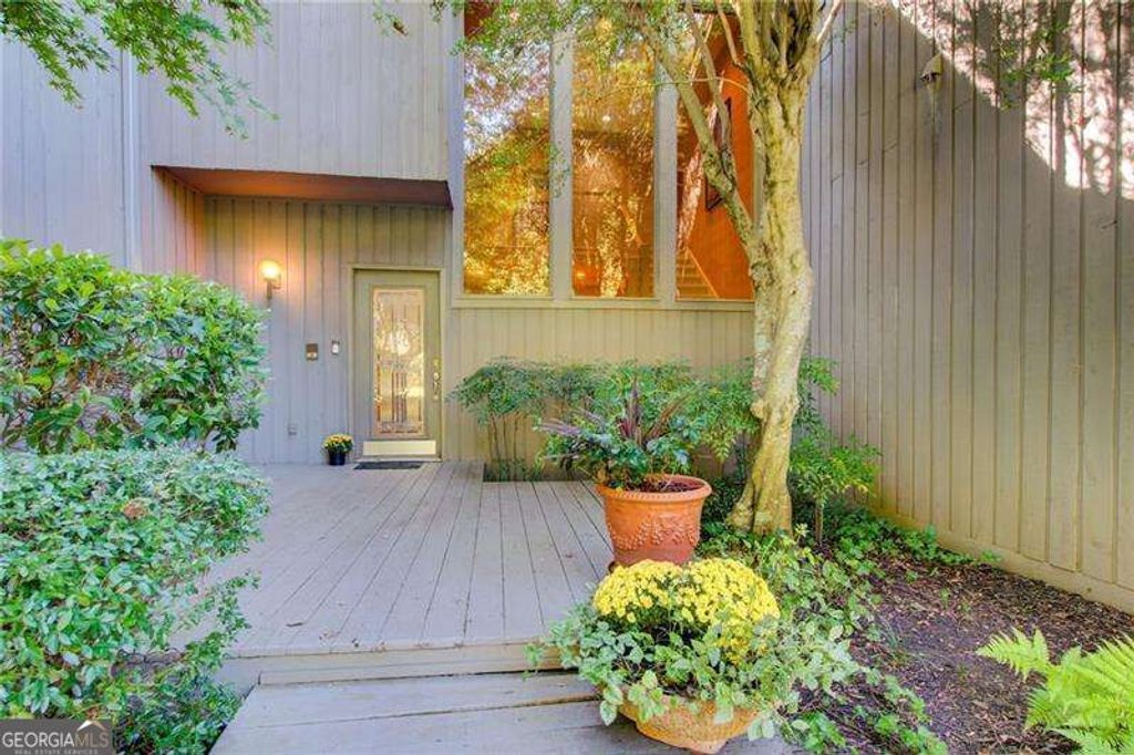 1075 Riverside Trace, Sandy Springs, GA 30328 — photo 2