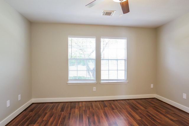 9711 Farrell Drive, Houston, TX 77070