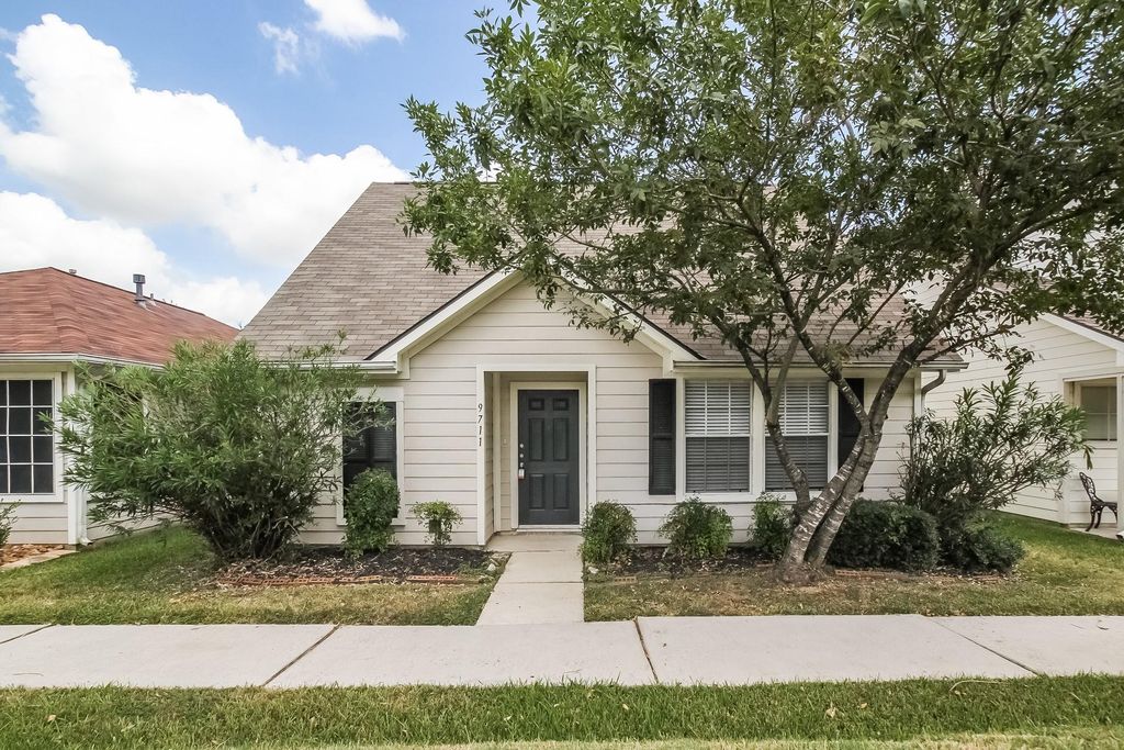 9711 Farrell Drive, Houston, TX 77070