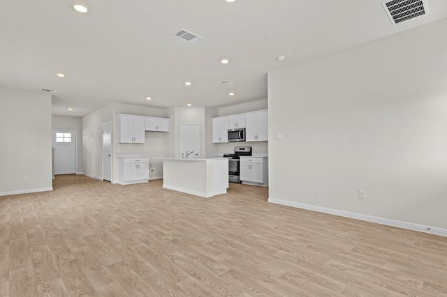 212 Raymondville PATH, San Marcos, TX 78666