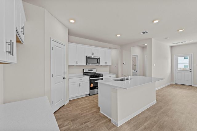212 Raymondville PATH, San Marcos, TX 78666