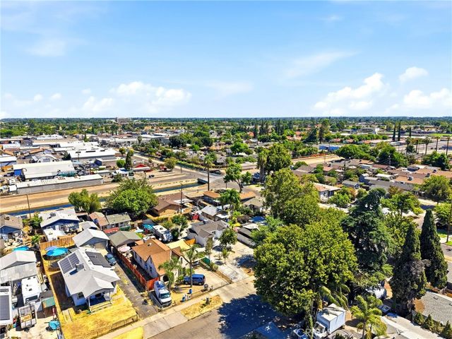 2225 E Lamona, Fresno, CA 93703